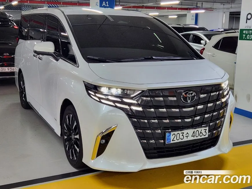 Toyota Alphard — фото 3