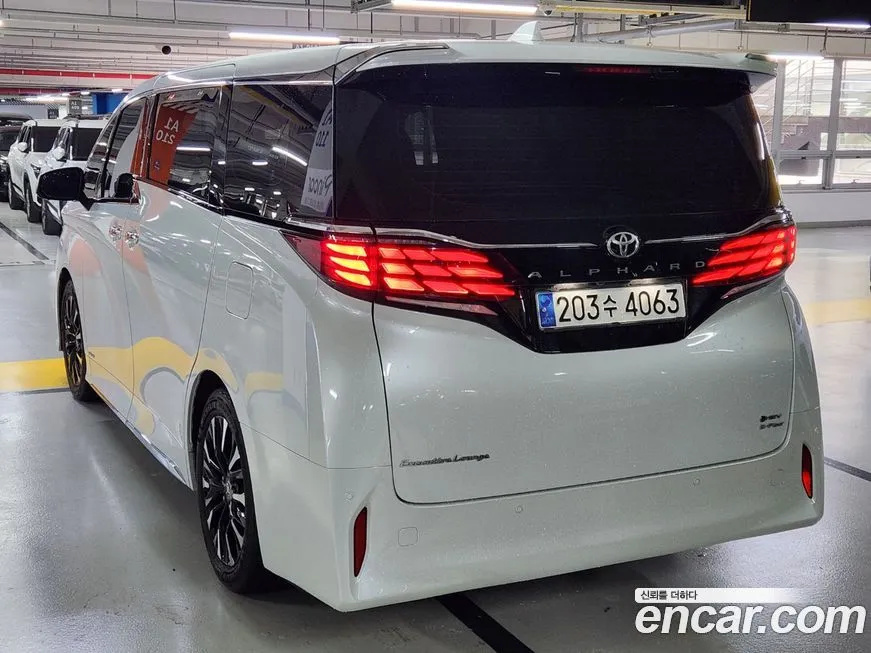 Toyota Alphard — фото 5