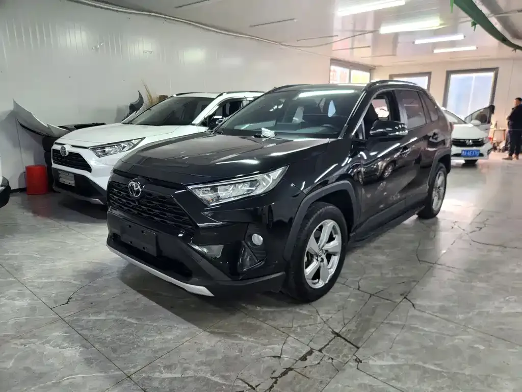 Toyota RAV4 2022 из CN, фото 1