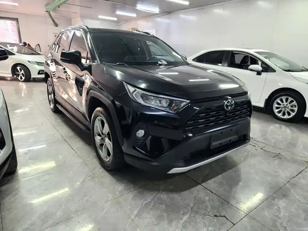 Toyota RAV4 2022 из CN, фото 3