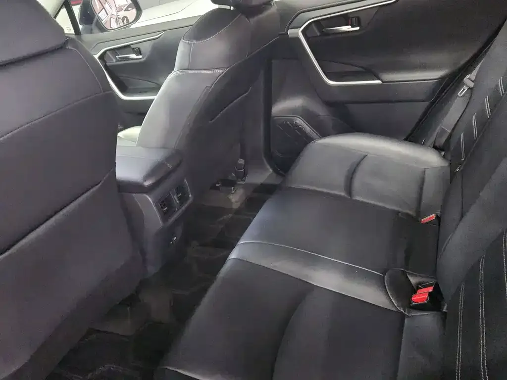 Toyota RAV4 2022 из CN, фото 5