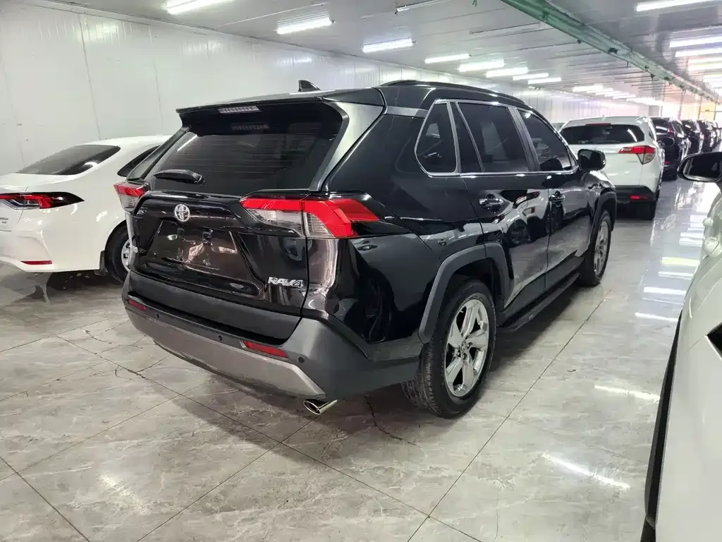Toyota RAV4 2022 из CN, фото 9