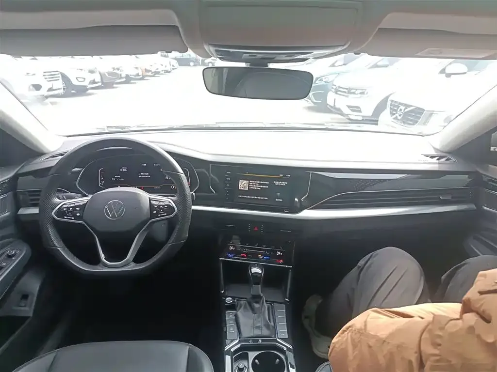 Volkswagen Passat 2023 из CN, фото 10