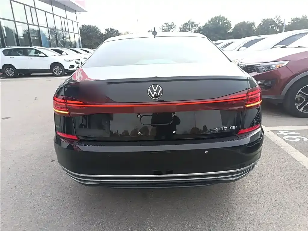 Volkswagen Passat 2023 из CN, фото 6