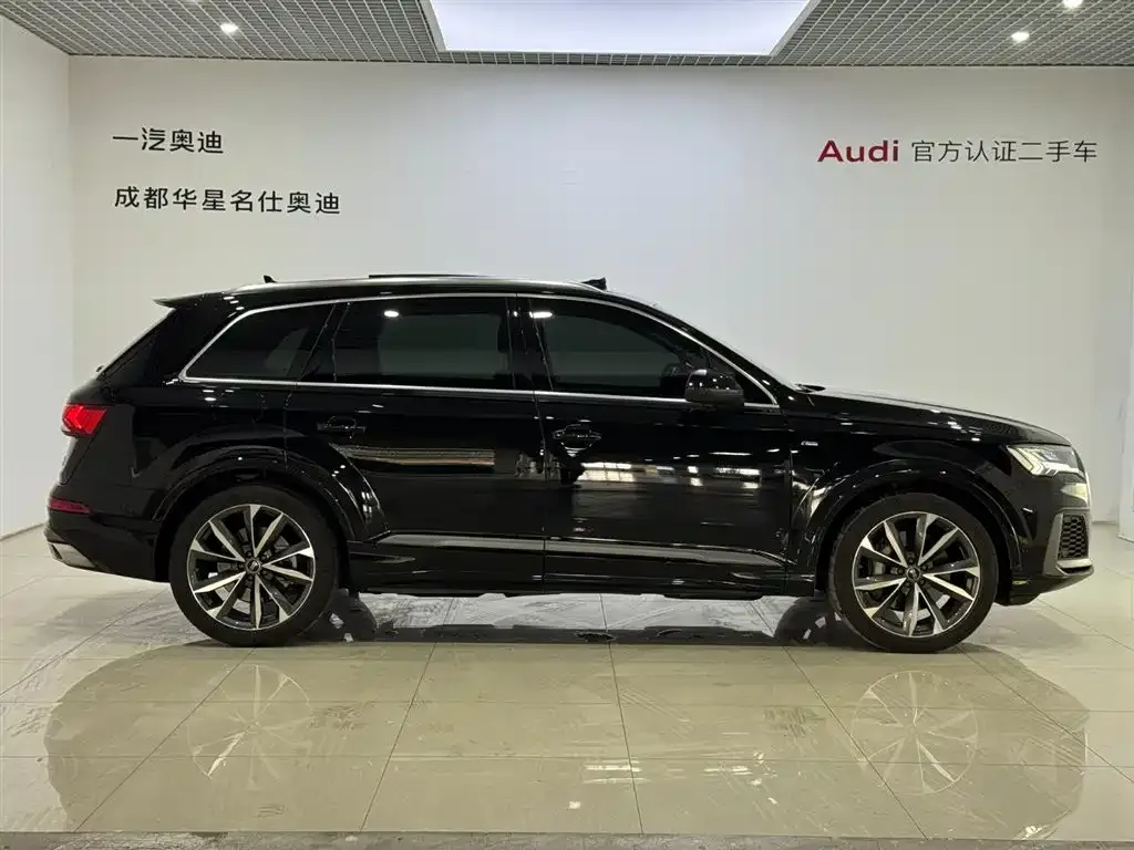 Audi Q7 2023 из CN, фото 3