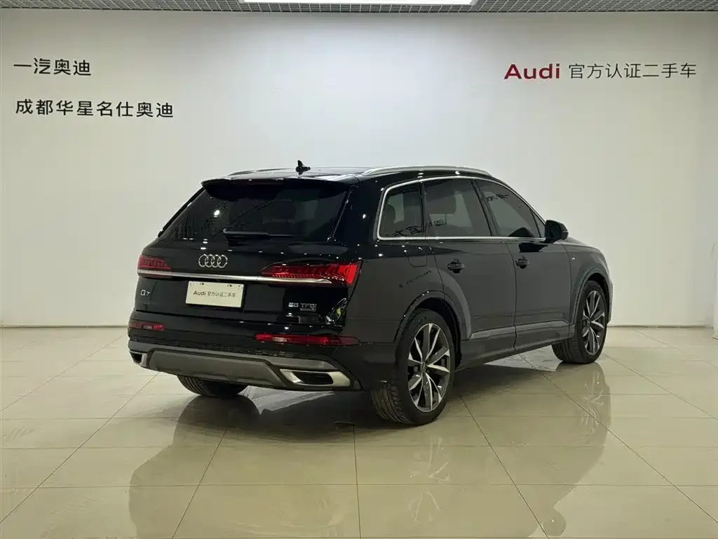 Audi Q7 2023 из CN, фото 4