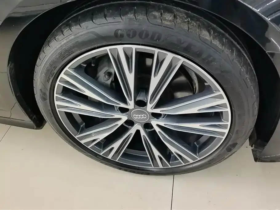 Audi A6L 2021 из CN, фото 6
