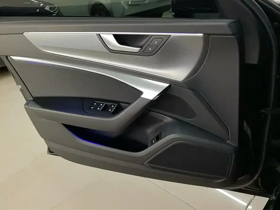 Audi A6L 2021 из CN, фото 7