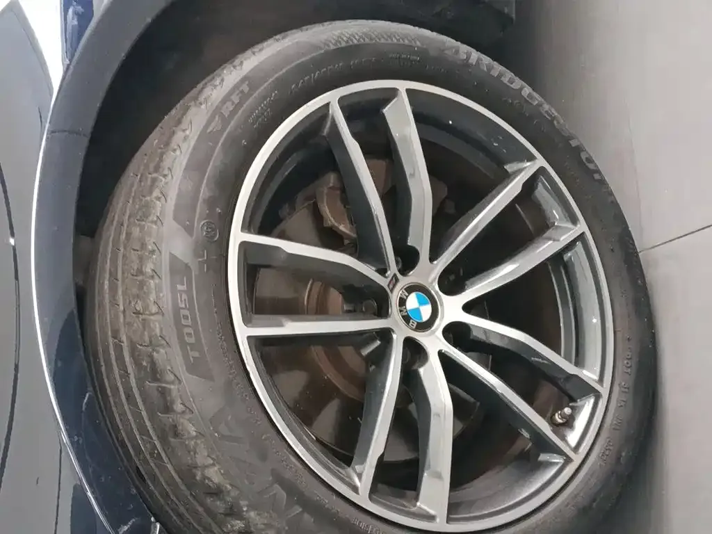 BMW 5 Series 2023 из CN, фото 2