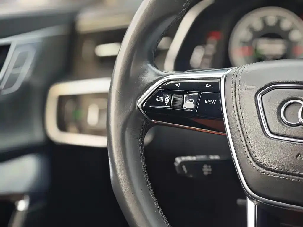 Audi A6L 2023 из CN, фото 10