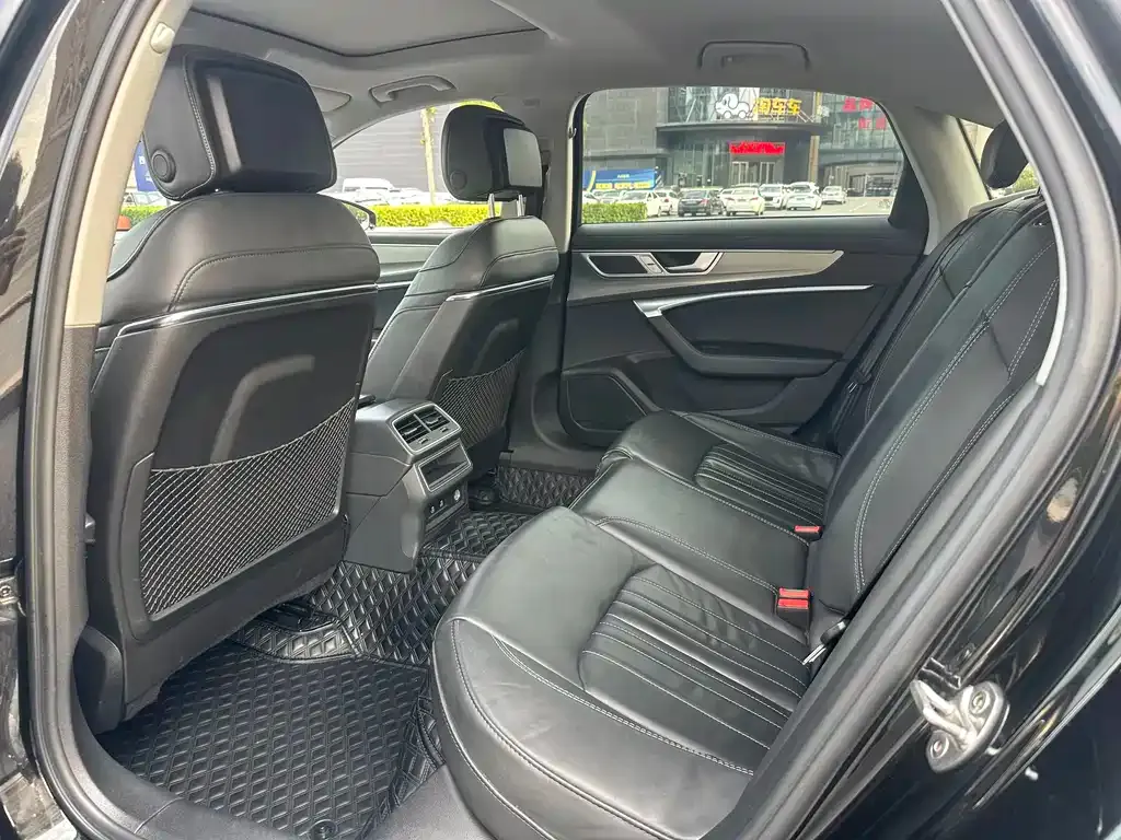 Audi A6L 2023 из CN, фото 6