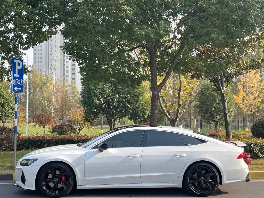 Audi A7 2022 из CN, фото 3