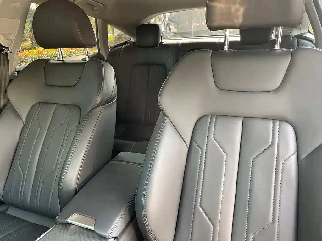 Audi A7 2022 из CN, фото 8