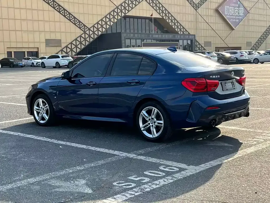 BMW 1 Series 2021 из CN, фото 2