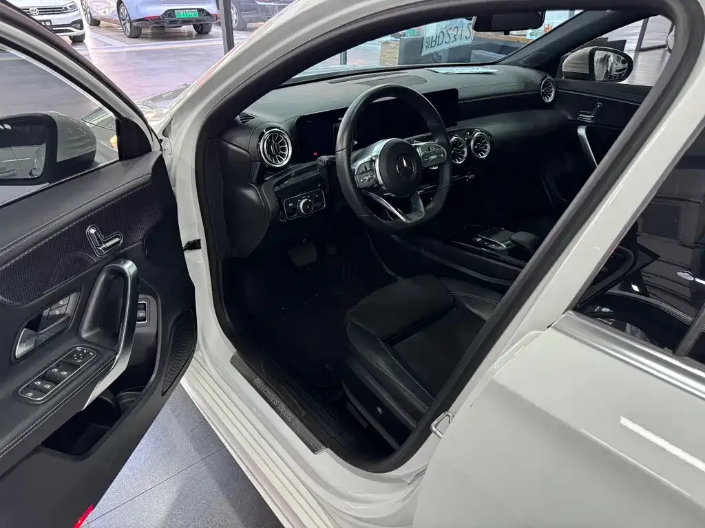 Mercedes-Benz A-Class 2021 из CN, фото 5
