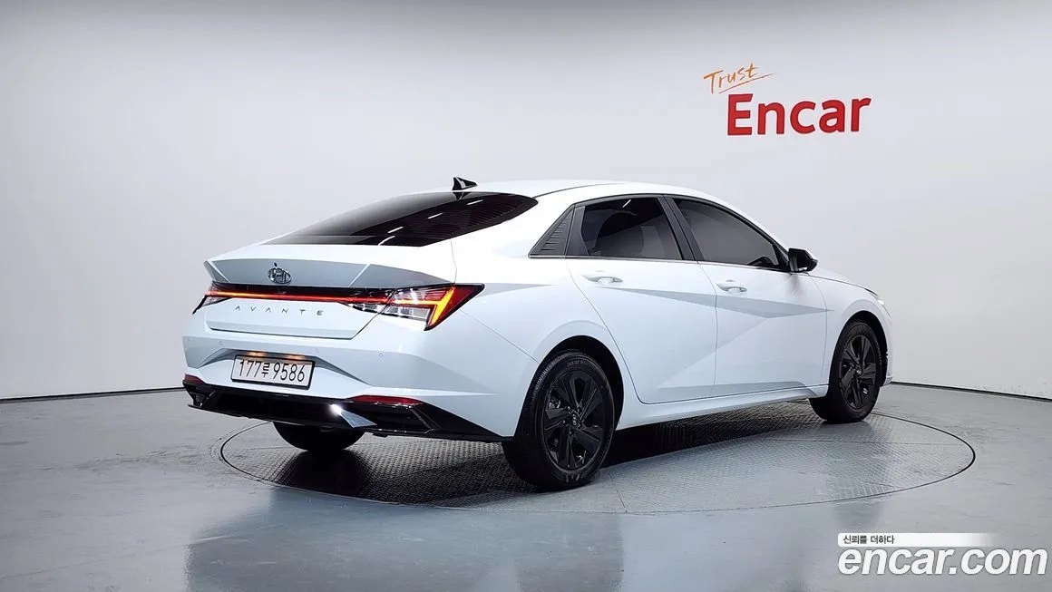 Hyundai AVANTE 2021 из KR, фото 2