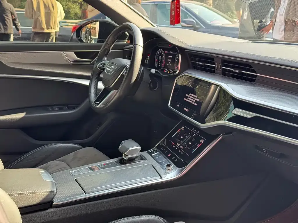 Audi A6L 2023 из CN, фото 10