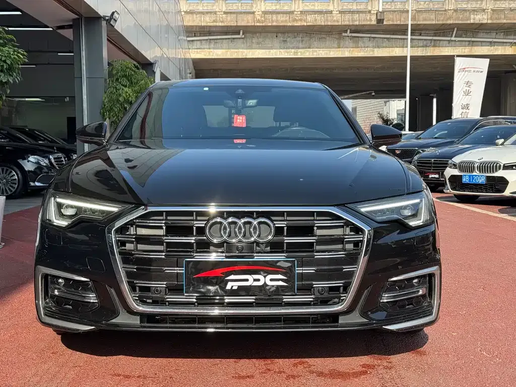 Audi A6L 2023 из CN, фото 2