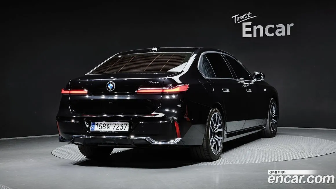 BMW 7-Series 2023 из KR, фото 2
