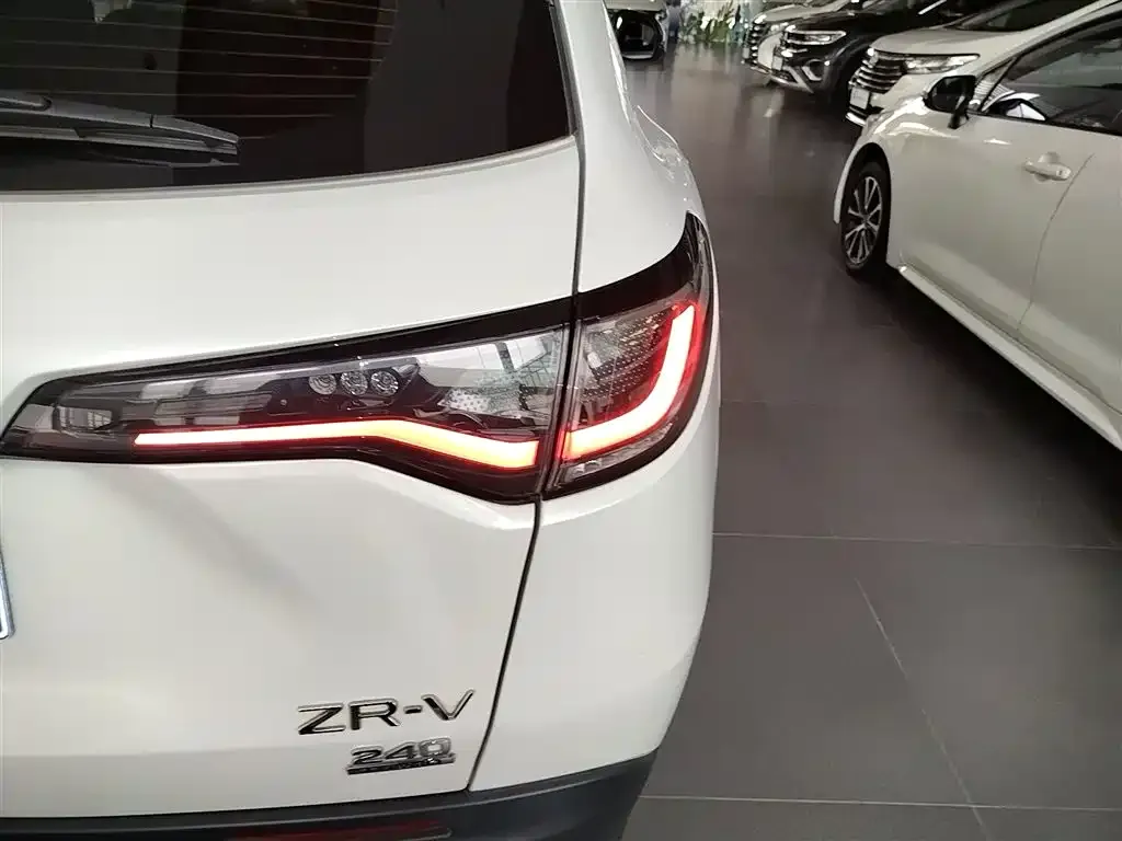 Honda ZR-V 2023 из CN, фото 8