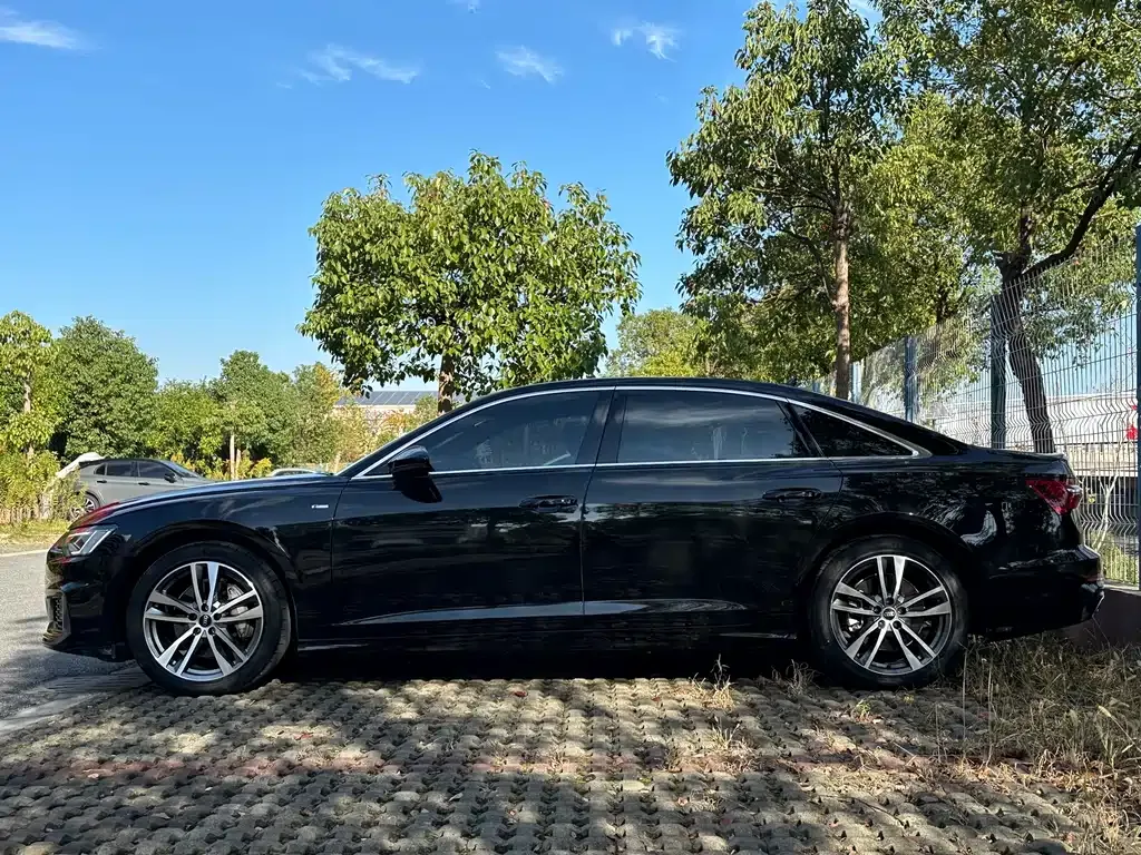 Audi A6L 2022 из CN, фото 4