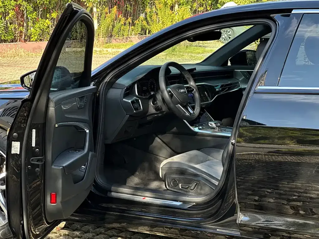 Audi A6L 2022 из CN, фото 5