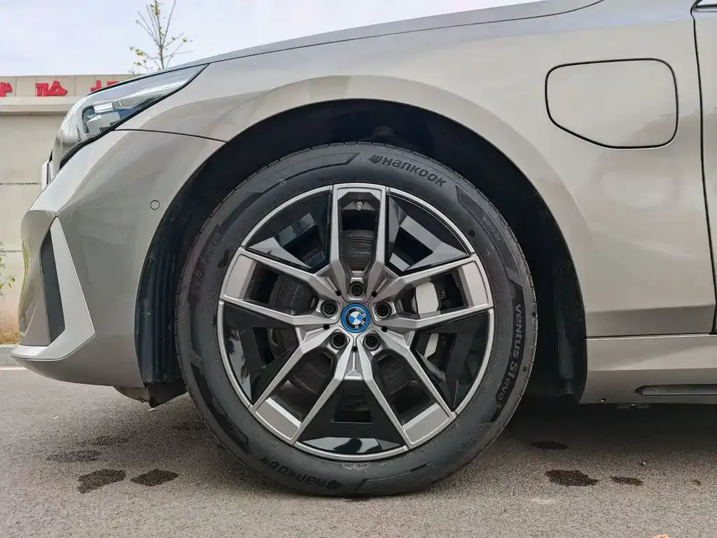 BMW i5 2024 из CN, фото 7