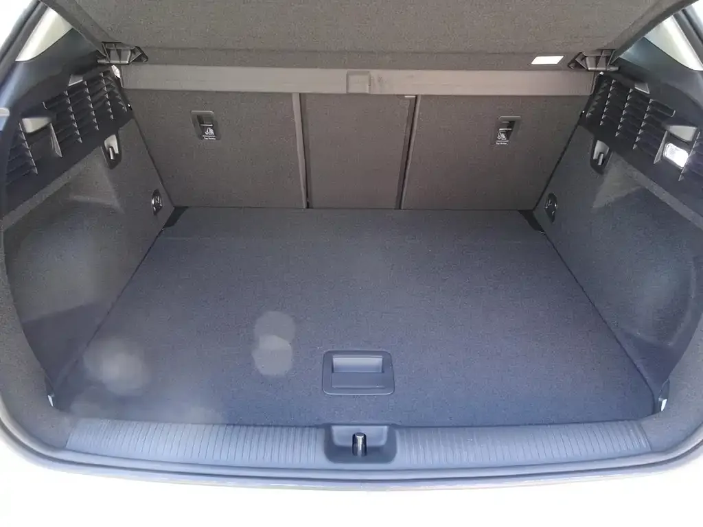 Audi Q2L 2023 из CN, фото 10