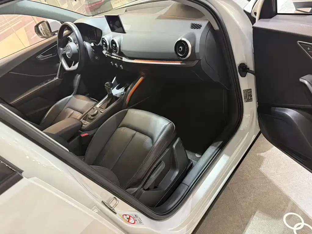 Audi Q2L 2023 из CN, фото 5