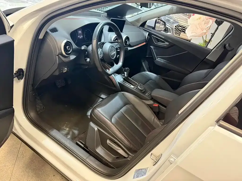 Audi Q2L 2023 из CN, фото 6