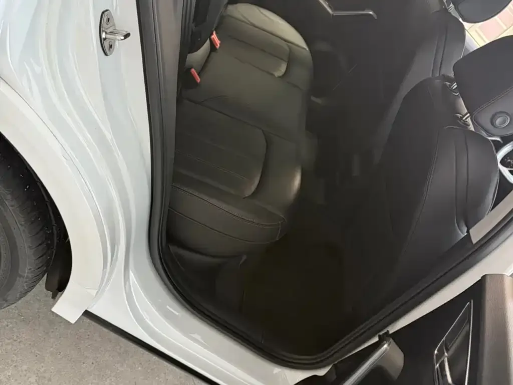 Audi Q2L 2023 из CN, фото 9