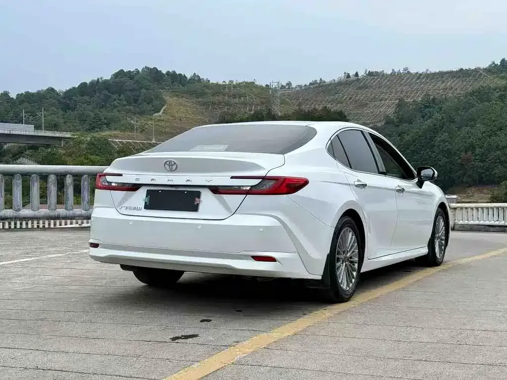 Toyota Camry 2024 из CN, фото 3