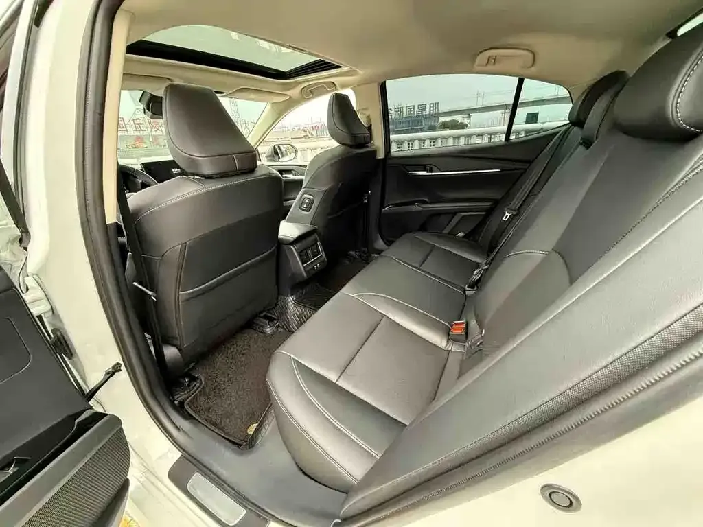Toyota Camry 2024 из CN, фото 8