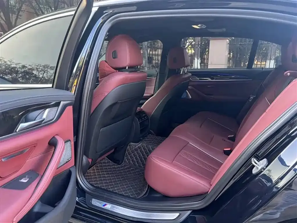 BMW 5 Series 2023 из CN, фото 4