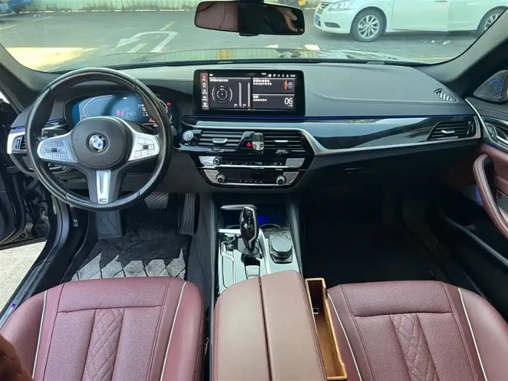 BMW 5 Series 2023 из CN, фото 6