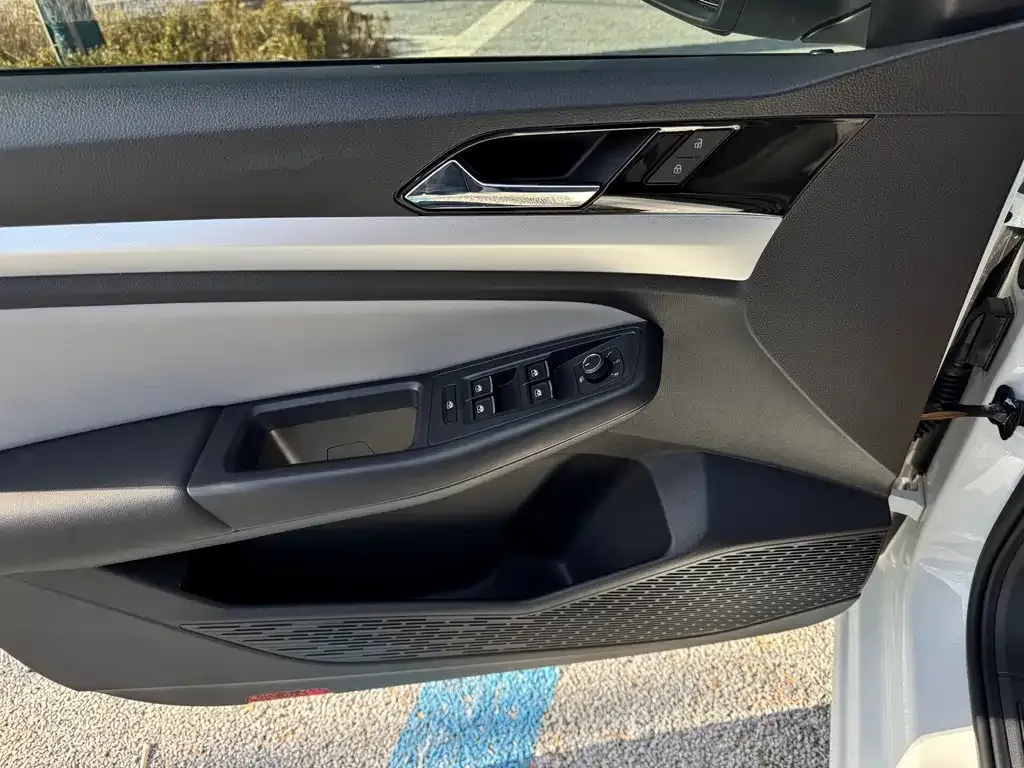 Volkswagen Bora 2024 из CN, фото 6