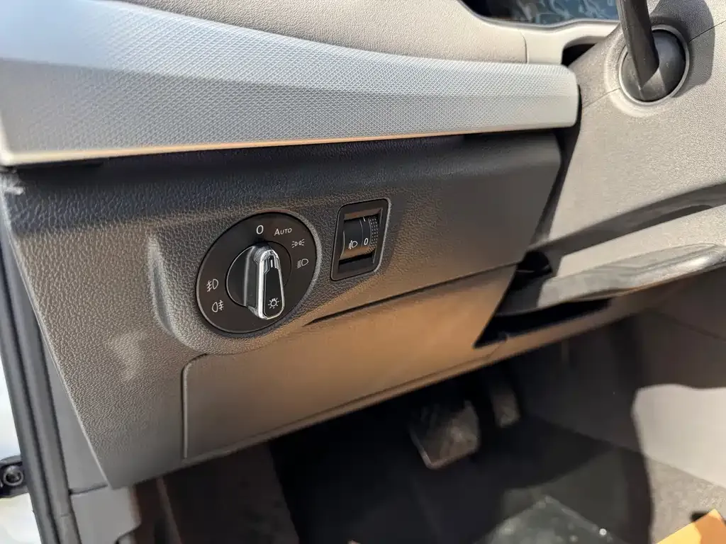 Volkswagen Bora 2024 из CN, фото 7