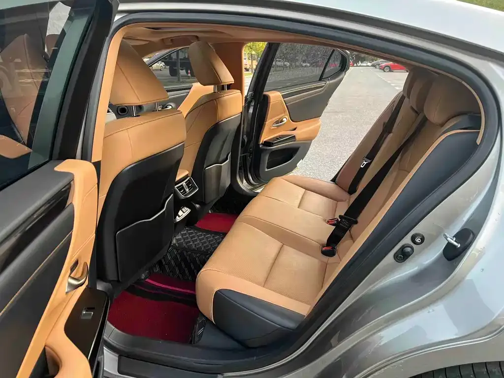 Lexus ES 2022 из CN, фото 8