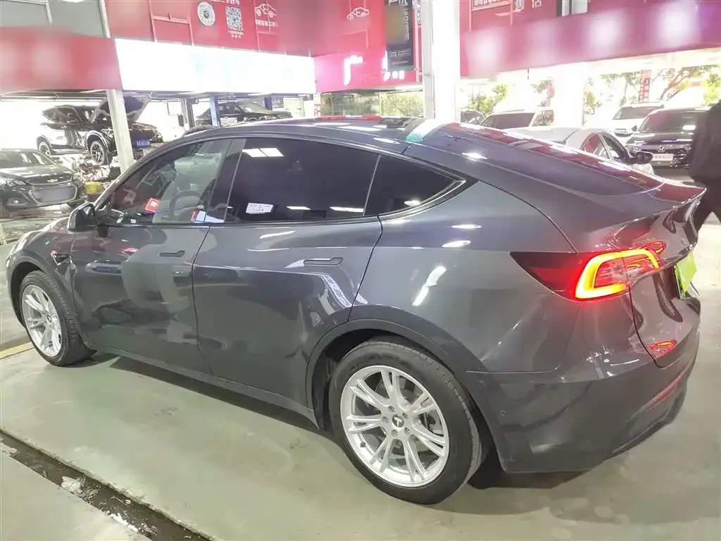 Tesla Model Y 2023 из CN, фото 5