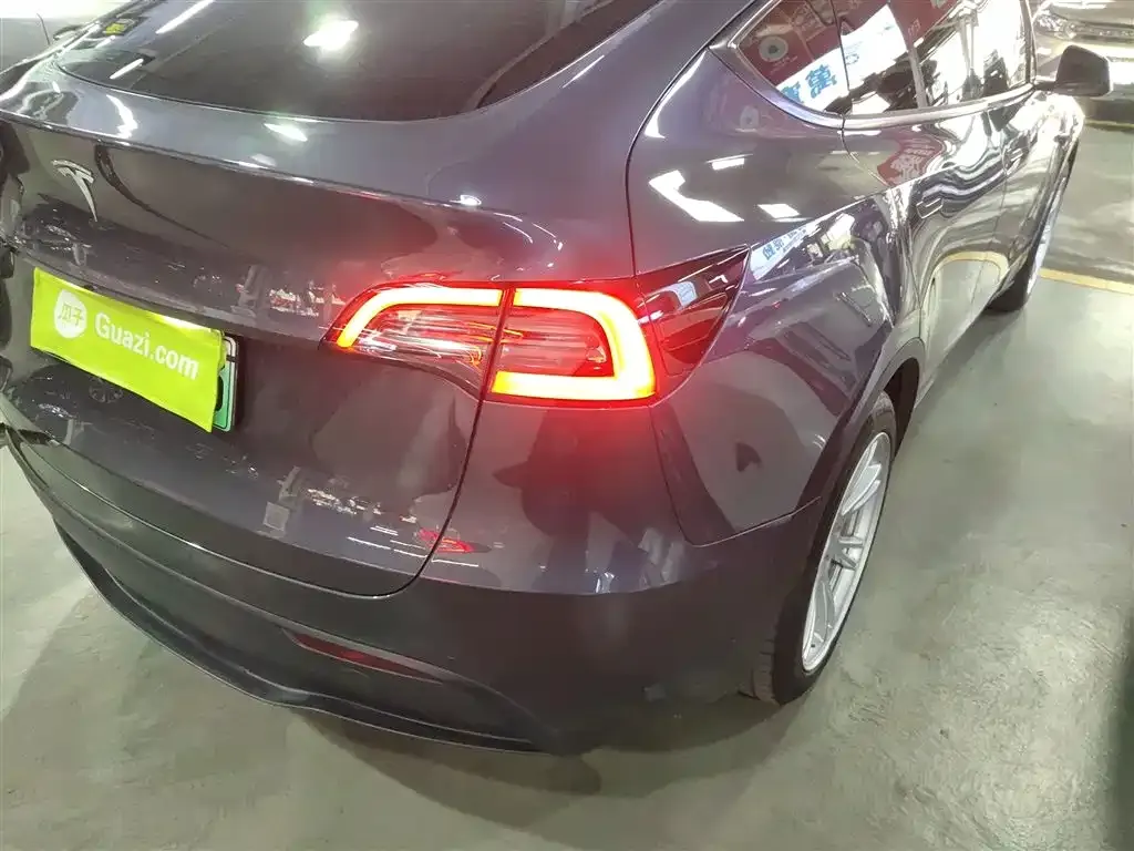 Tesla Model Y 2023 из CN, фото 8