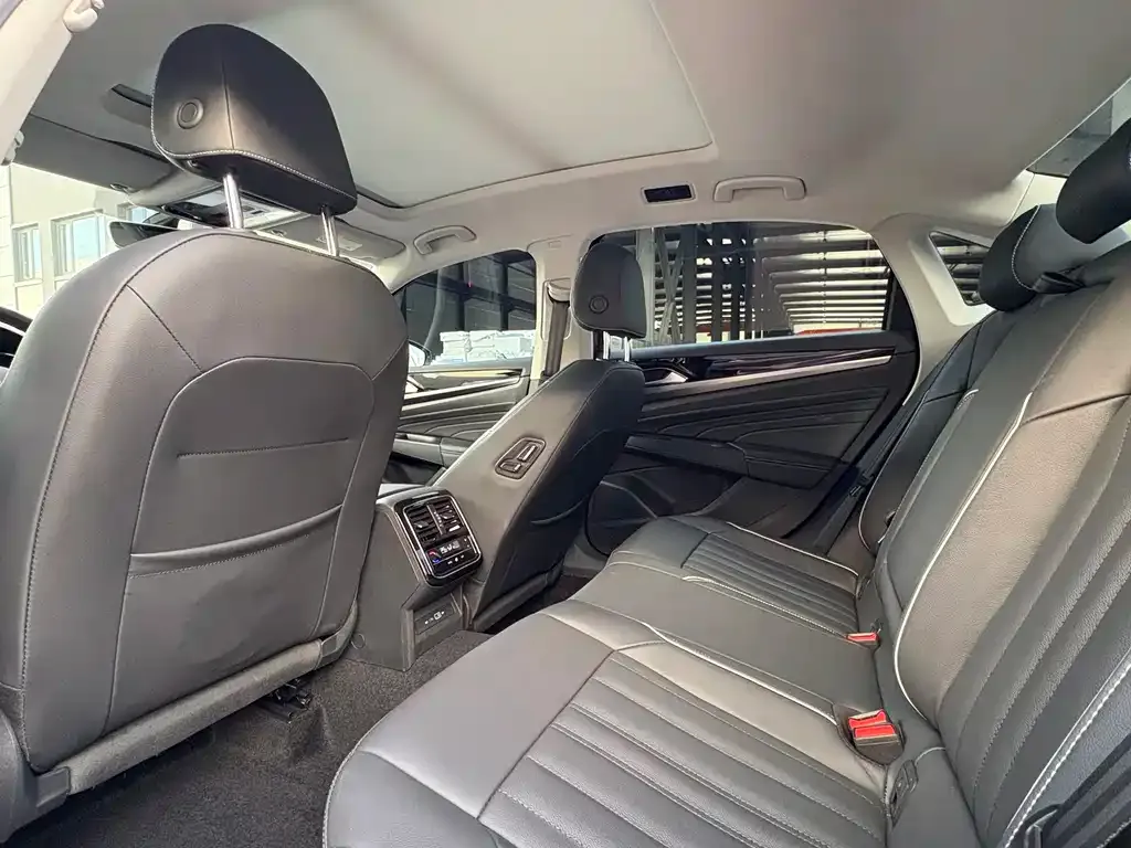 Volkswagen Passat 2022 из CN, фото 6