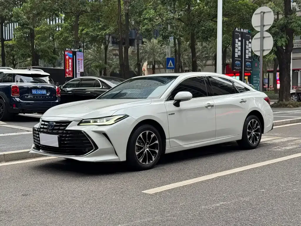 Toyota Avalon 2023 из CN, фото 1