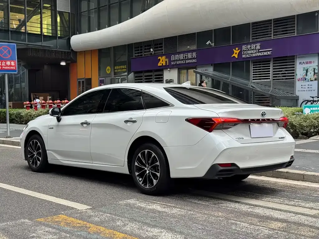 Toyota Avalon 2023 из CN, фото 5