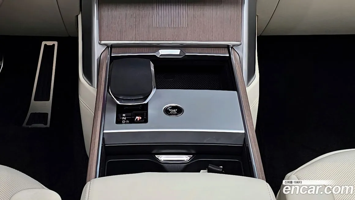 Land Rover Range Rover 2025 из KR, фото 9