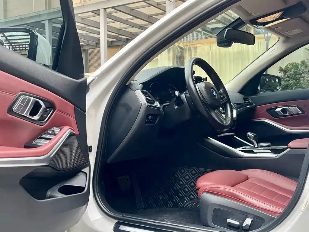 BMW 3 Series 2021 из CN, фото 4