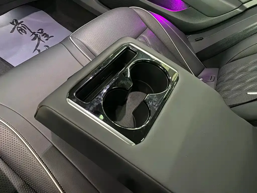 Volkswagen Magotan 2024 из CN, фото 9