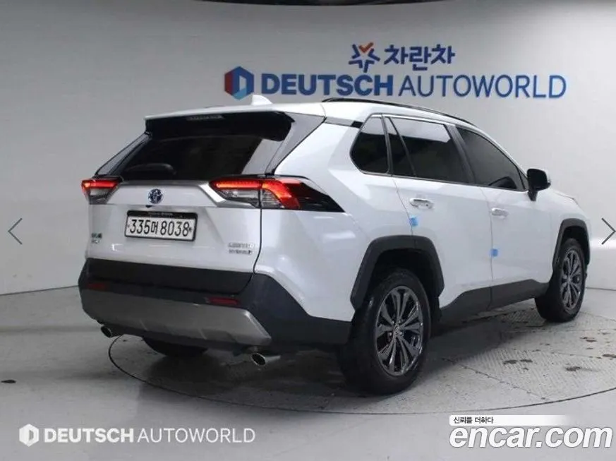 Toyota RAV4 — фото 2