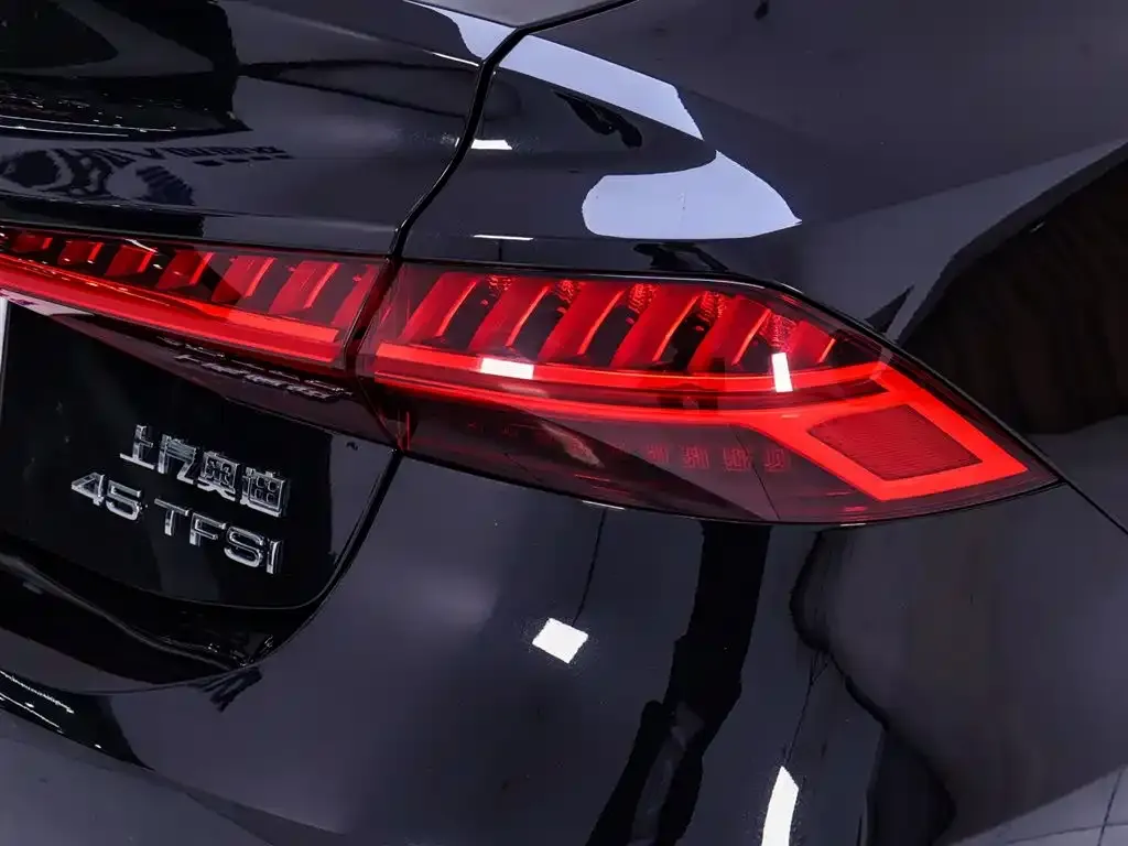 Audi A7L 2024 из CN, фото 9