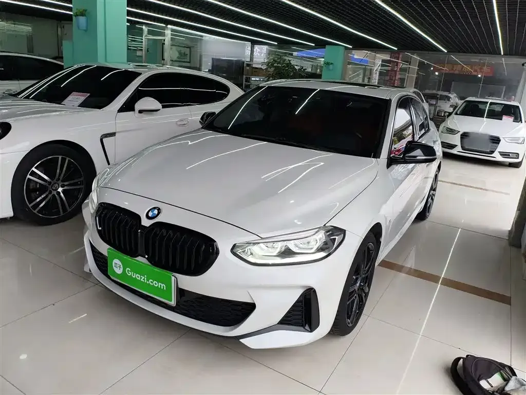 BMW 1 Series 2023 из CN, фото 2