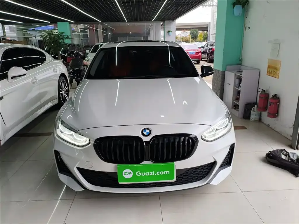 BMW 1 Series 2023 из CN, фото 3